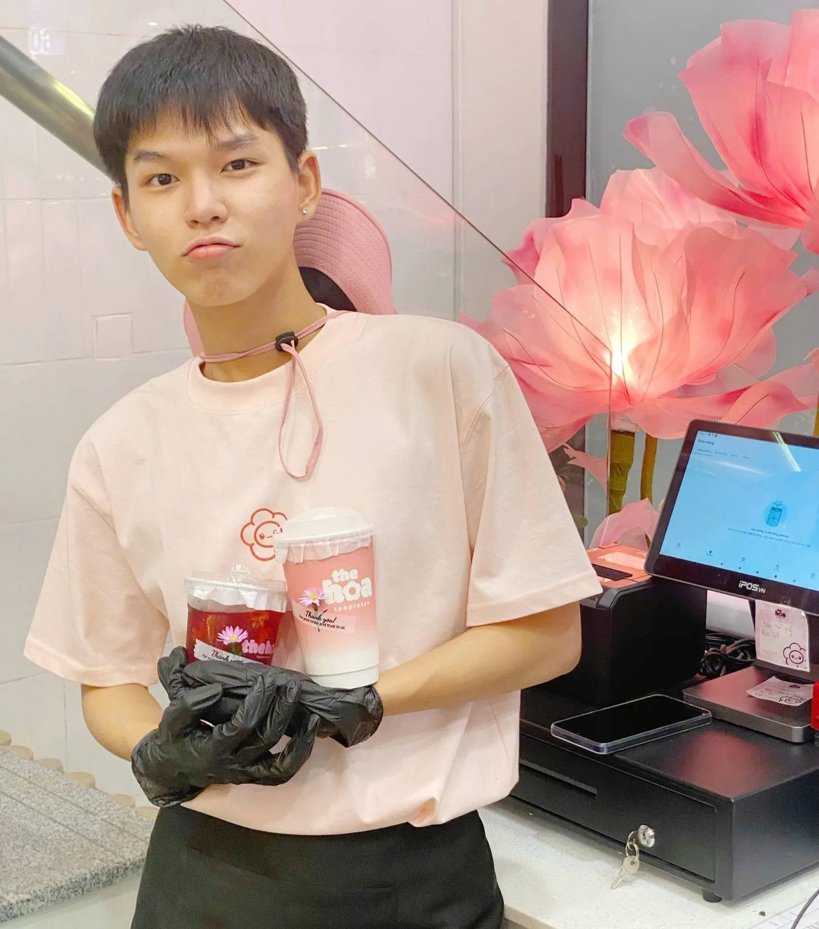 Nhượng quyền trà pha máy khác gì mô hình trà sữa thông thường?