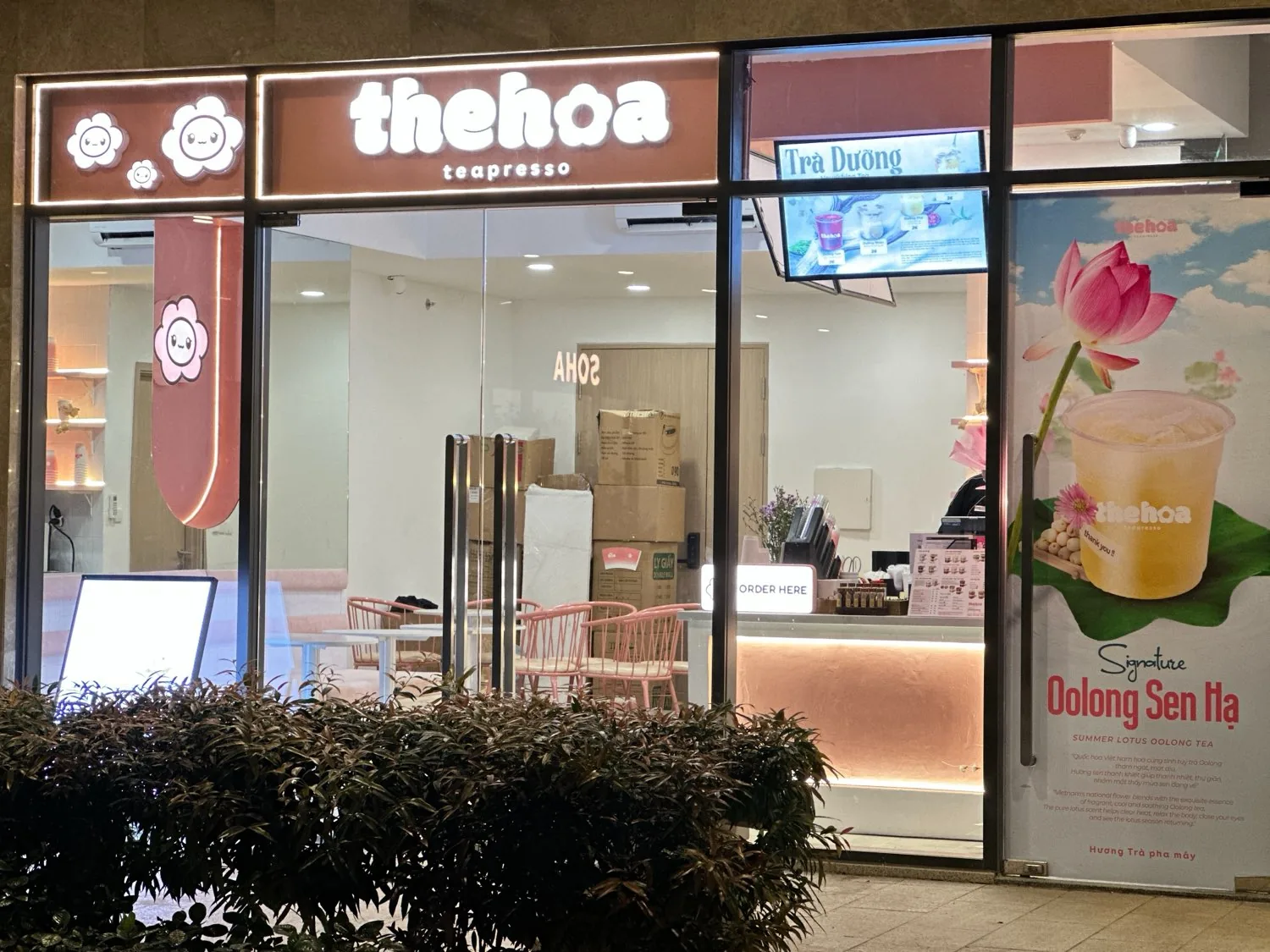 Chọn mặt bằng quán trà: bộ tiêu chuẩn 100 điểm The Hoa đang dùng